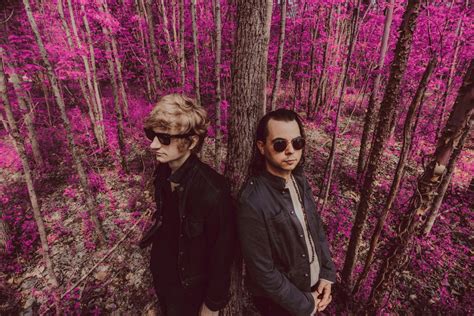 The Reeling - Un inno indie rock che fonde melodie dream pop con ritmi grunge